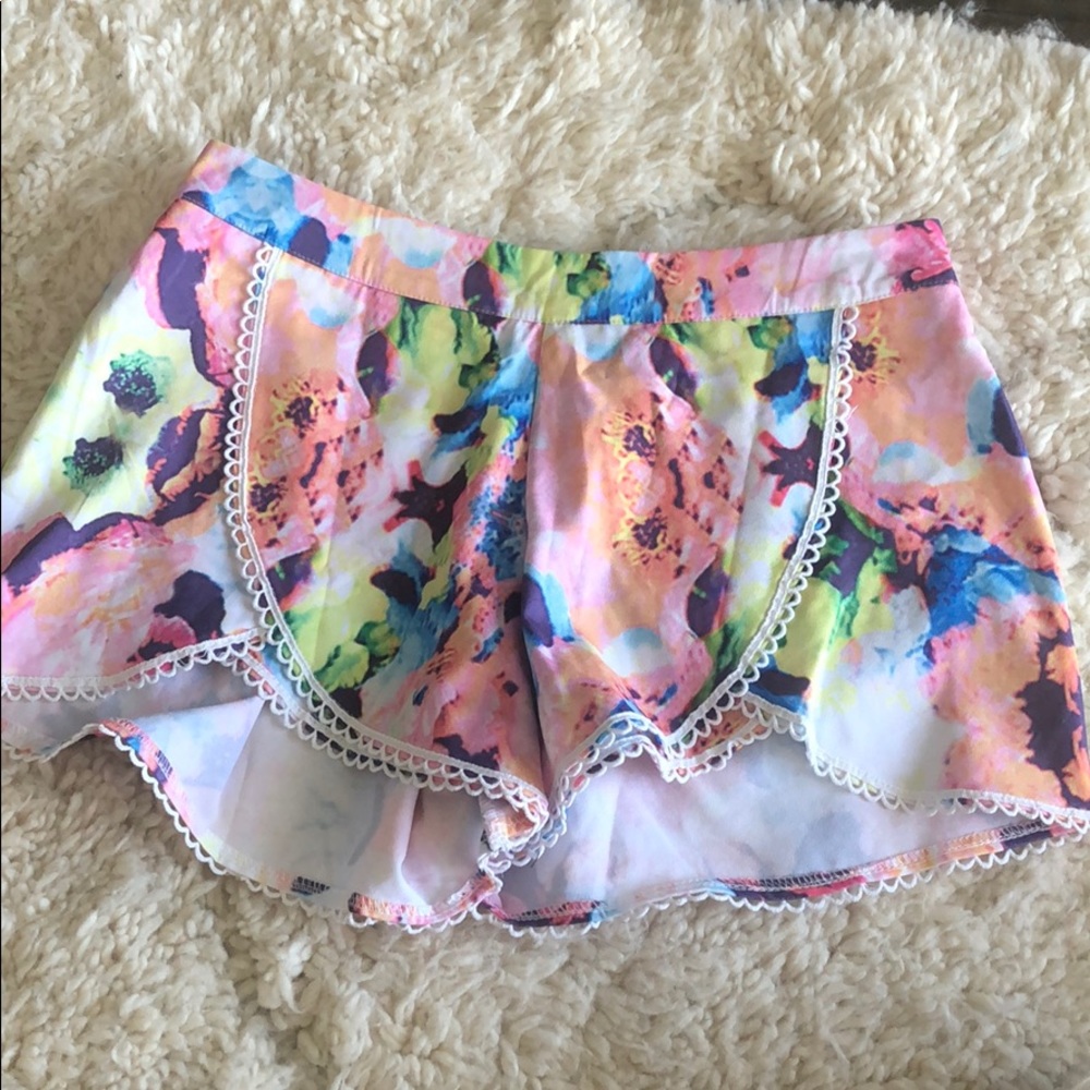 Floral flowy shorts